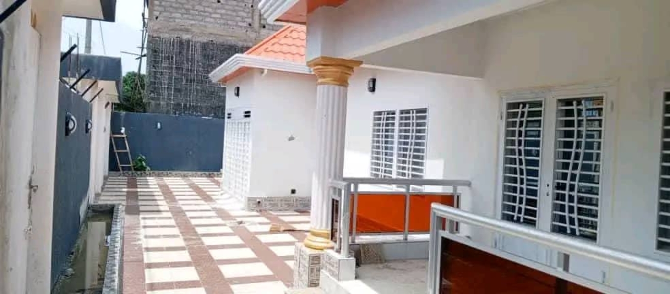 Maison moderne à pourvoir - image 4