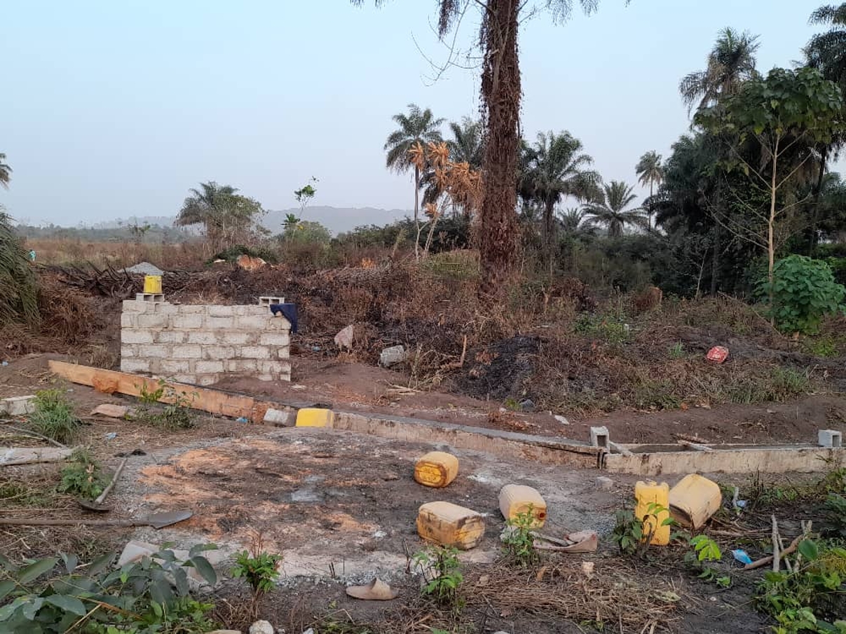 Grand terrain disponible - image 1