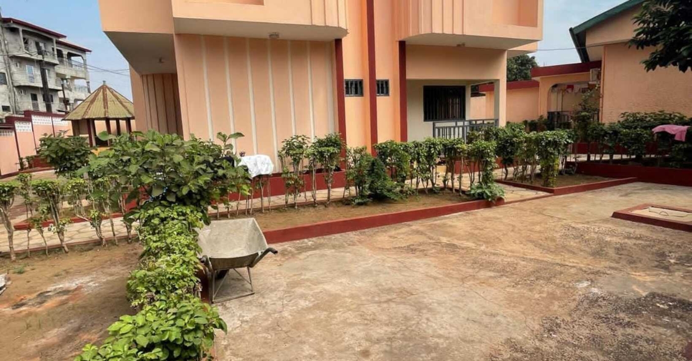 Villa Spacieuse à Kipé - image 5