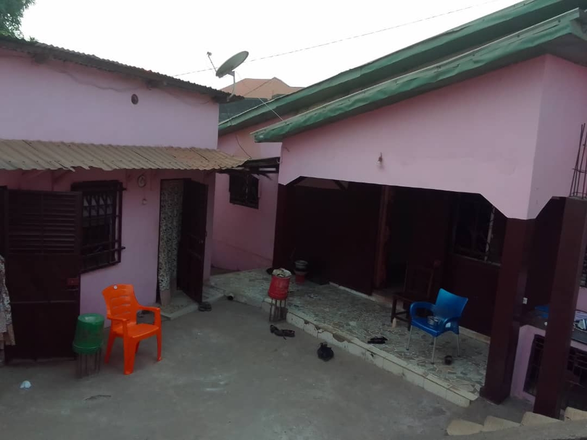 Villa rose à vendre - image 4