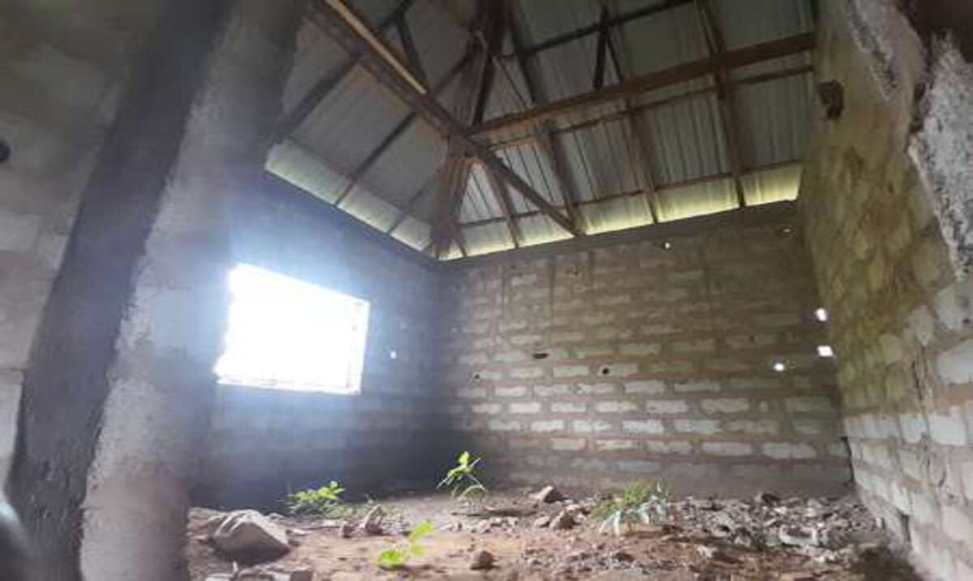  Villa Inachevée à Coyah - image 3