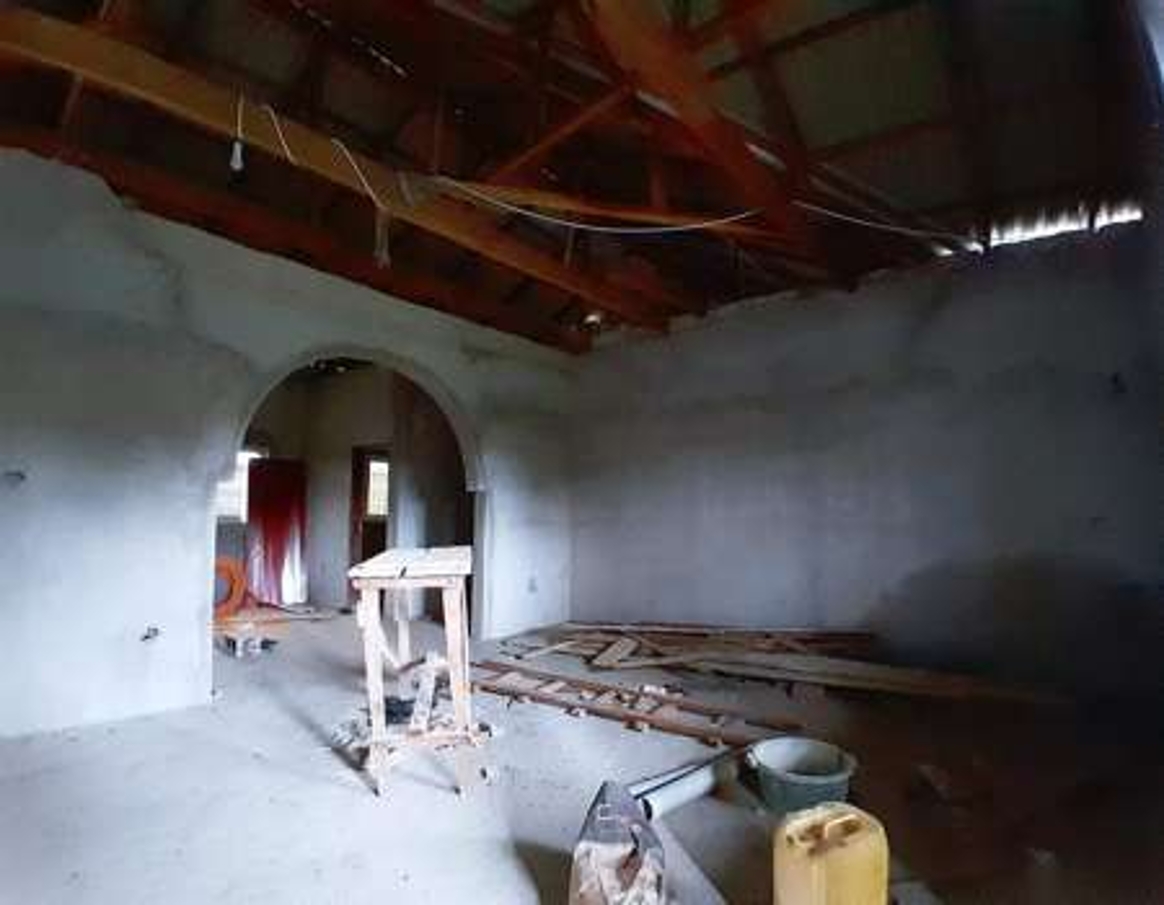 Villa moderne Inachevée - image 2