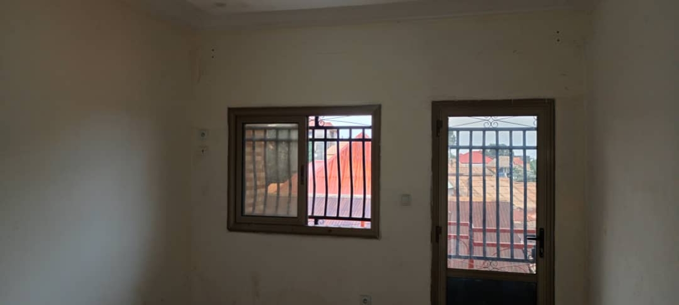 Appartement 3 Chambres à la T6 - image 2