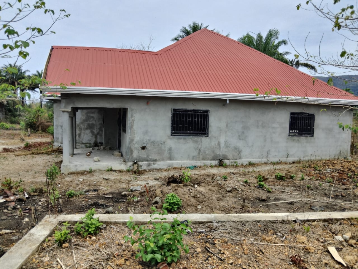 Somptueuse Villa Inachevée - image 1