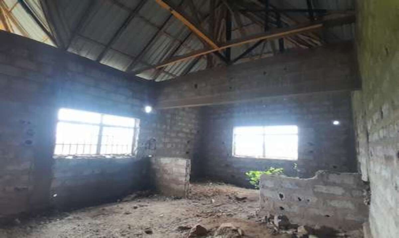  Villa Inachevée à Coyah - image 4